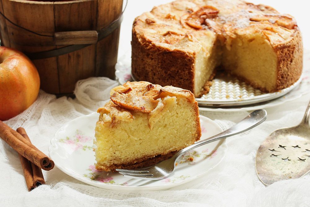 TORTA DE MAÇÃ COM CANELA